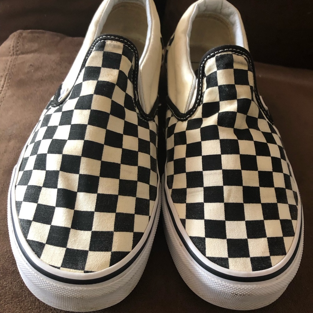 Black and white checkerboard VANS